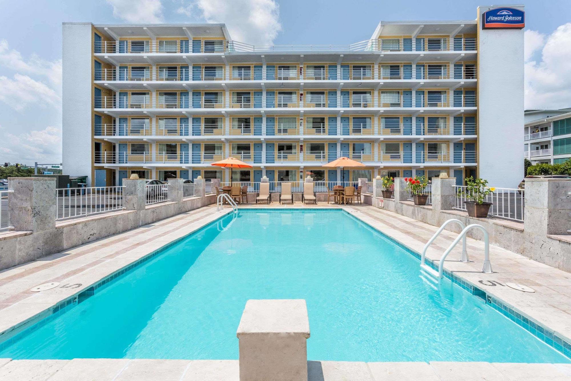 Howard Johnson By Wyndham Virginia Beach At The Beach Exterior foto